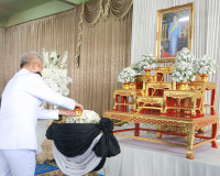 จังหวัดสุราษฎร์ธานี จัดพิธีถวายน้ำสรงพระบรมศพสมเด็จพระนางเจ้ ... พารามิเตอร์รูปภาพ 8